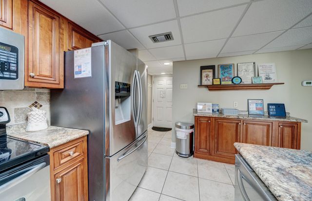 8727 Thomas Drive C17, Panama City Beach, FL 32408