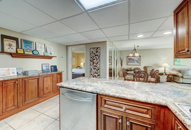 8727 Thomas Drive C17, Panama City Beach, FL 32408