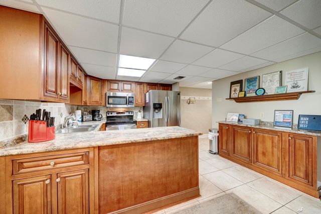 8727 Thomas Drive C17, Panama City Beach, FL 32408