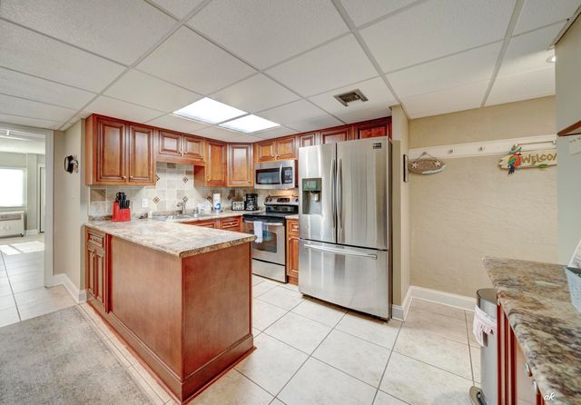 8727 Thomas Drive C17, Panama City Beach, FL 32408