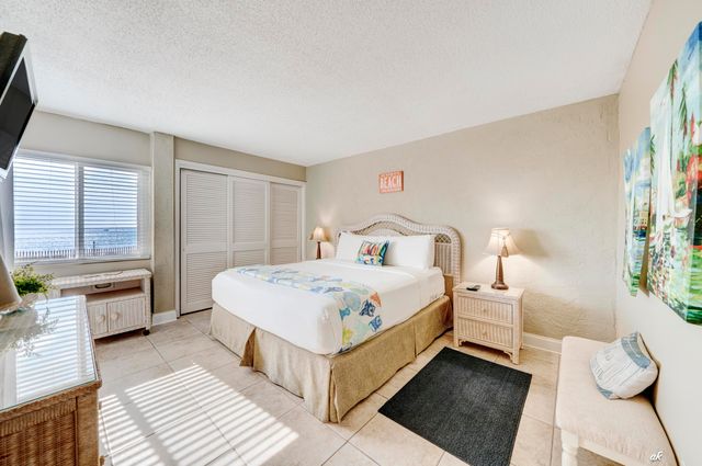 8727 Thomas Drive C17, Panama City Beach, FL 32408