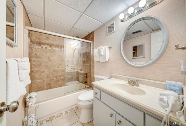 8727 Thomas Drive C17, Panama City Beach, FL 32408