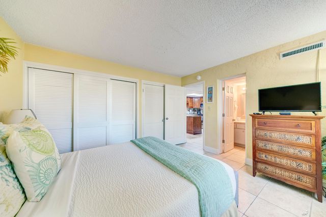 8727 Thomas Drive C17, Panama City Beach, FL 32408