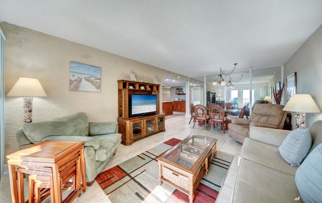 8727 Thomas Drive C17, Panama City Beach, FL 32408
