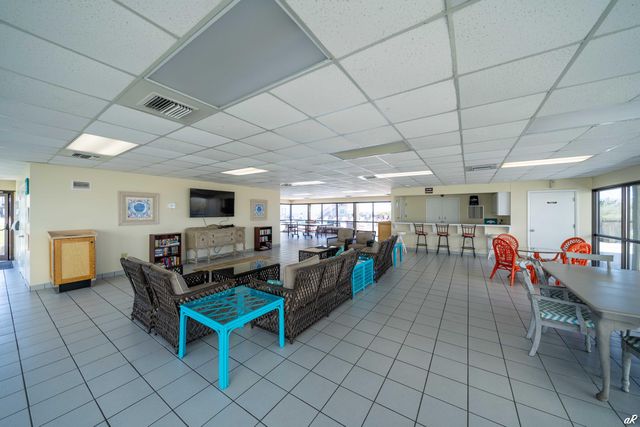 8727 Thomas Drive C17, Panama City Beach, FL 32408