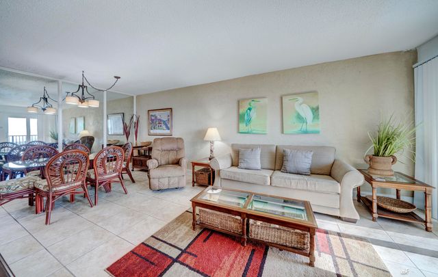 8727 Thomas Drive C17, Panama City Beach, FL 32408