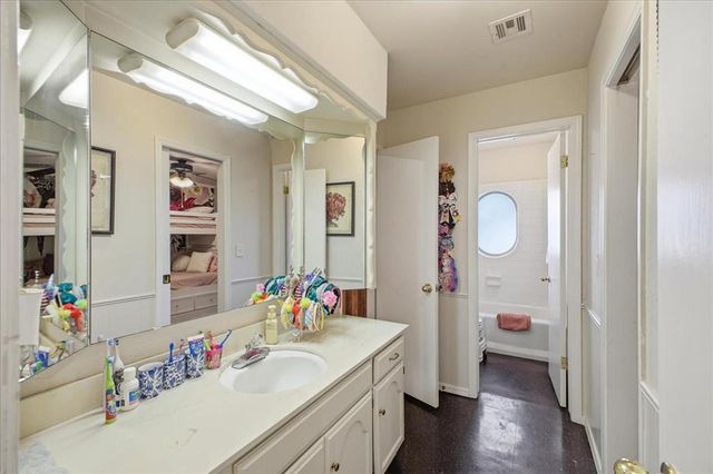 2901 Chapel Hill Road, Oklahoma City, OK 73120