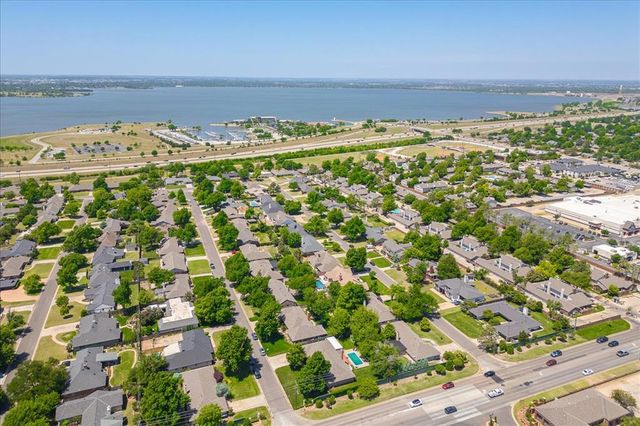 2901 Chapel Hill Road, Oklahoma City, OK 73120