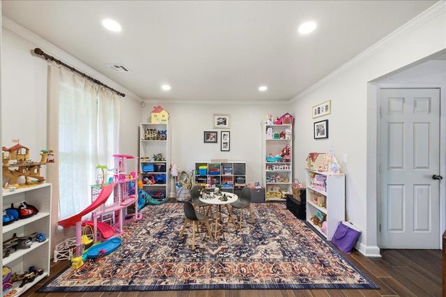 2901 Chapel Hill Road, Oklahoma City, OK 73120