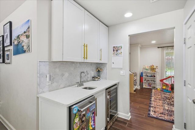2901 Chapel Hill Road, Oklahoma City, OK 73120