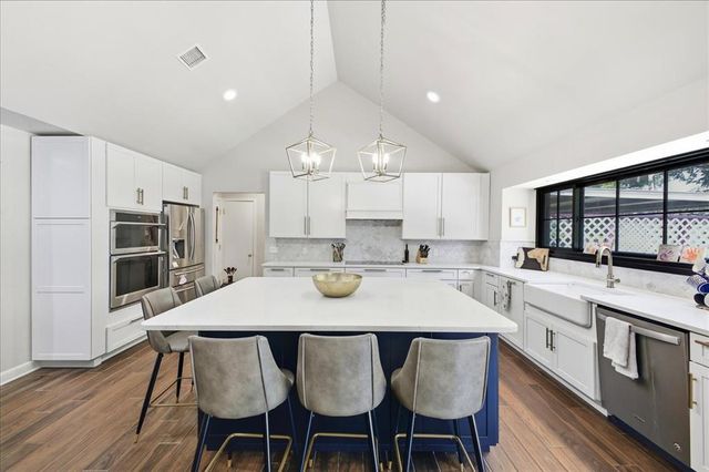 2901 Chapel Hill Road, Oklahoma City, OK 73120
