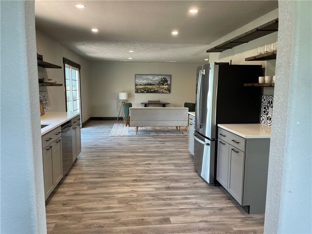 710 N Eugenia St, Orange Grove, TX 78372