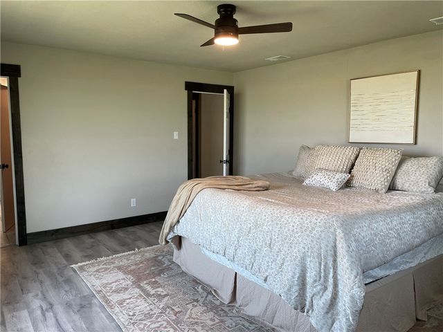 710 N Eugenia St, Orange Grove, TX 78372