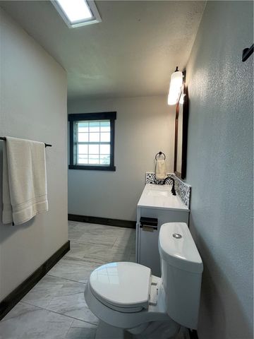 710 N Eugenia St, Orange Grove, TX 78372
