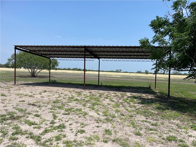 710 N Eugenia St, Orange Grove, TX 78372