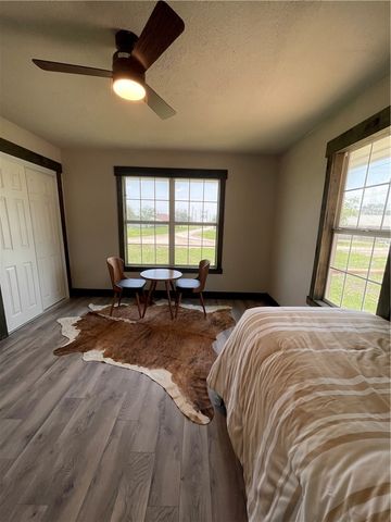 710 N Eugenia St, Orange Grove, TX 78372