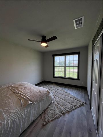 710 N Eugenia St, Orange Grove, TX 78372