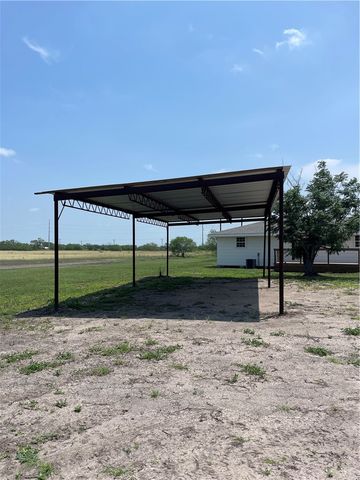 710 N Eugenia St, Orange Grove, TX 78372