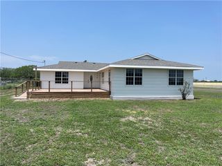 710 N Eugenia St, Orange Grove, TX 78372