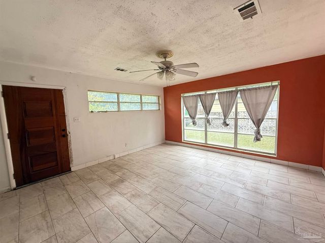 1007 Kearny Dr, Pensacola, FL 32505