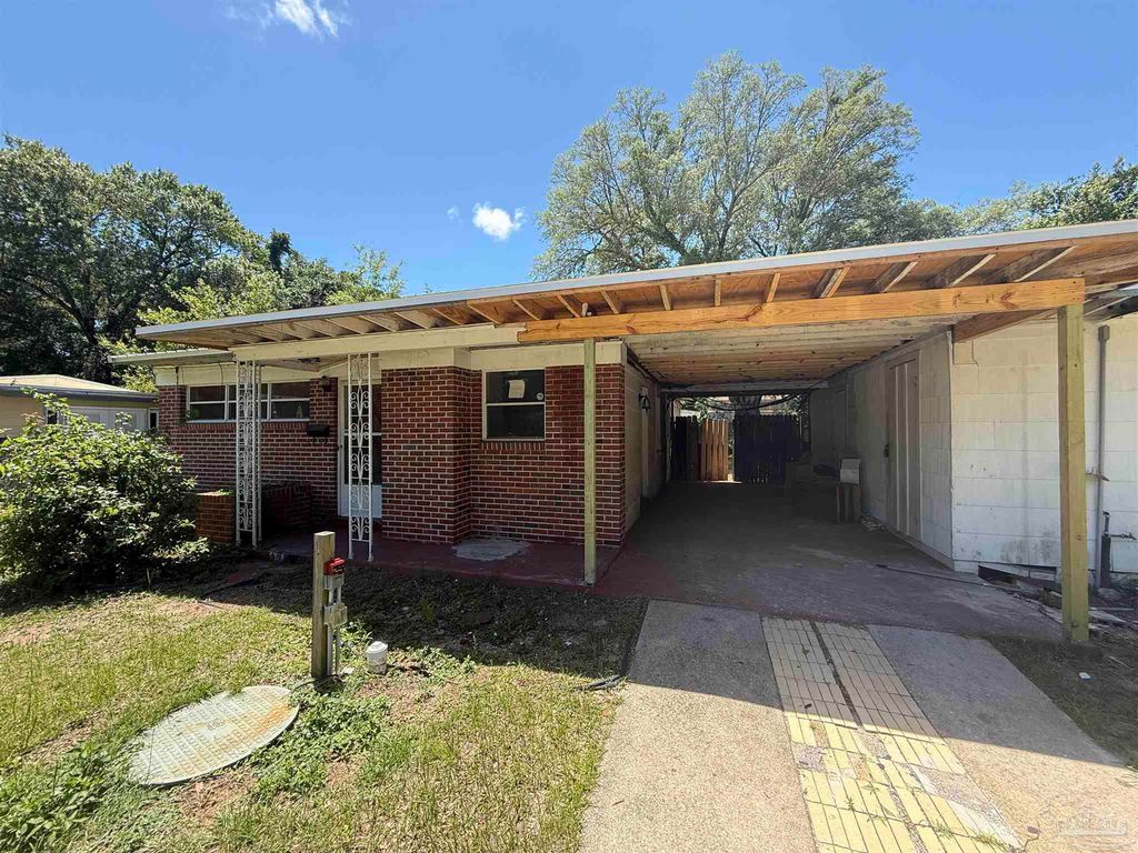 1007 Kearny Dr, Pensacola, FL 32505