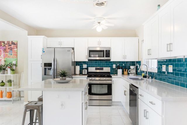 4385 E Paseo Caroleta, Palm Springs, CA 92264