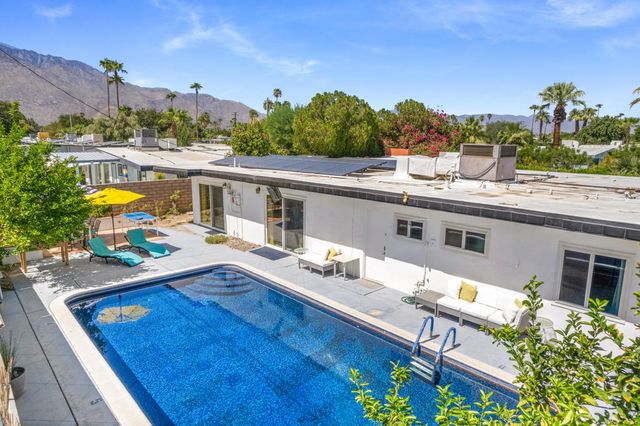 4385 E Paseo Caroleta, Palm Springs, CA 92264