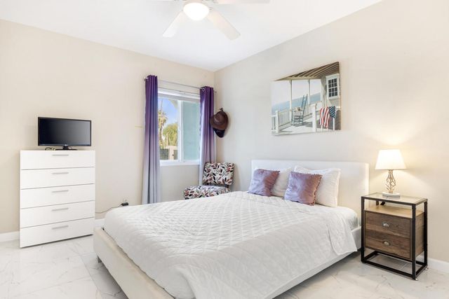 4385 E Paseo Caroleta, Palm Springs, CA 92264