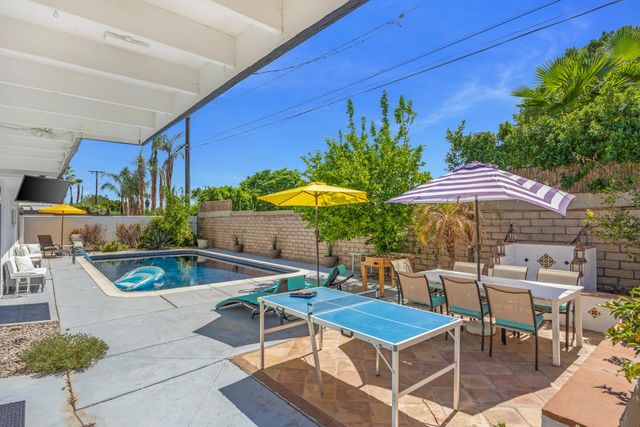 4385 E Paseo Caroleta, Palm Springs, CA 92264