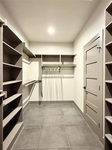 900 Daviot DR, Briarcliff, TX 78669