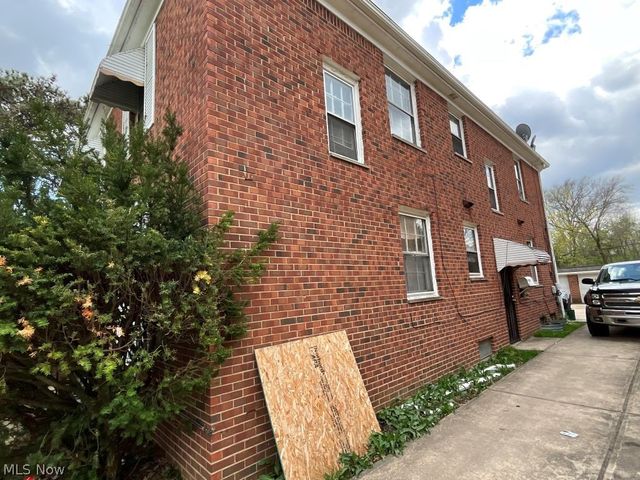 3000 Warrensville Center Road, Shaker Heights, OH 44122