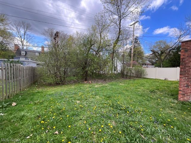 3000 Warrensville Center Road, Shaker Heights, OH 44122