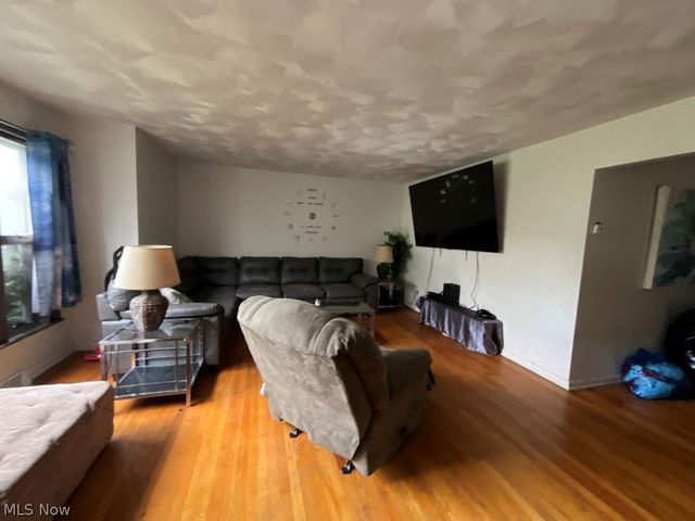3000 Warrensville Center Road, Shaker Heights, OH 44122