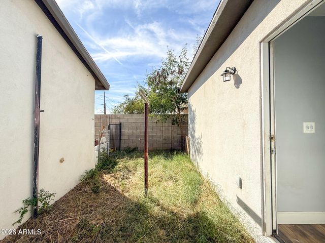 2427 W YAVAPAI Street A, Phoenix, AZ 85009