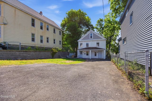 118 Robinson Street, Schenectady, NY 12304