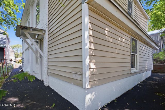 118 Robinson Street, Schenectady, NY 12304