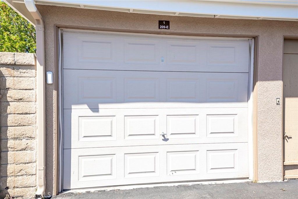 Image 23 of property listing at 8877 Lauderdale Court 209E, Huntington Beach, CA 92646