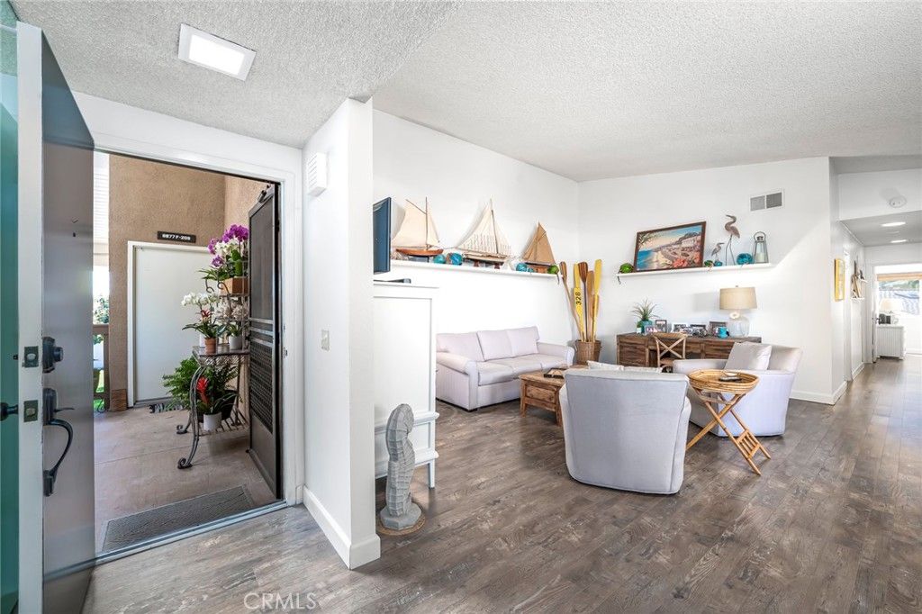 Image 4 of property listing at 8877 Lauderdale Court 209E, Huntington Beach, CA 92646