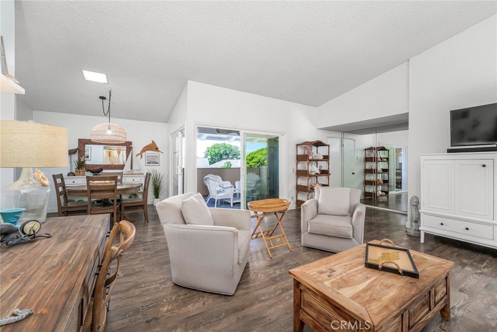 Image 6 of property listing at 8877 Lauderdale Court 209E, Huntington Beach, CA 92646