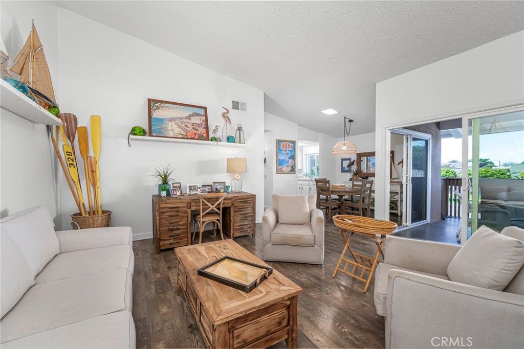 Image 7 of property listing at 8877 Lauderdale Court 209E, Huntington Beach, CA 92646