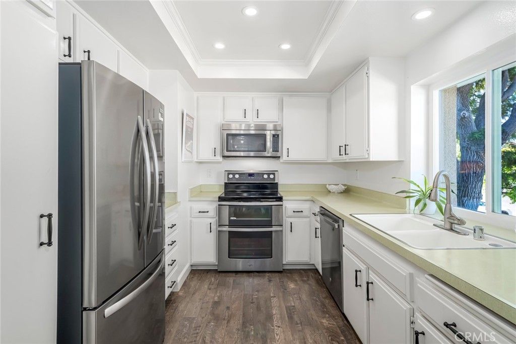 Image 8 of property listing at 8877 Lauderdale Court 209E, Huntington Beach, CA 92646