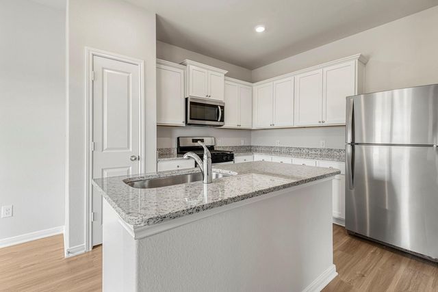 452 Sunny Highlands Drive, Katy, TX 77493