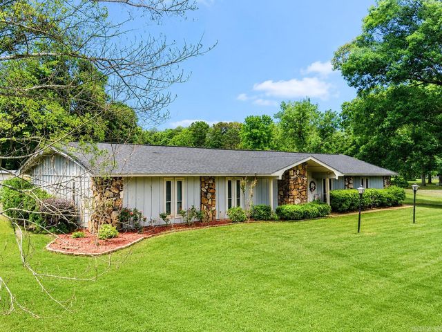 2221 Meadowpond Trail, White Hall, AR 71602