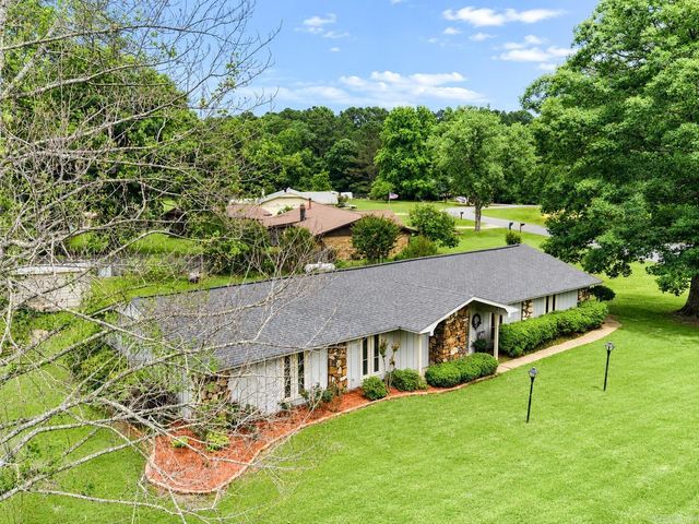 2221 Meadowpond Trail, White Hall, AR 71602