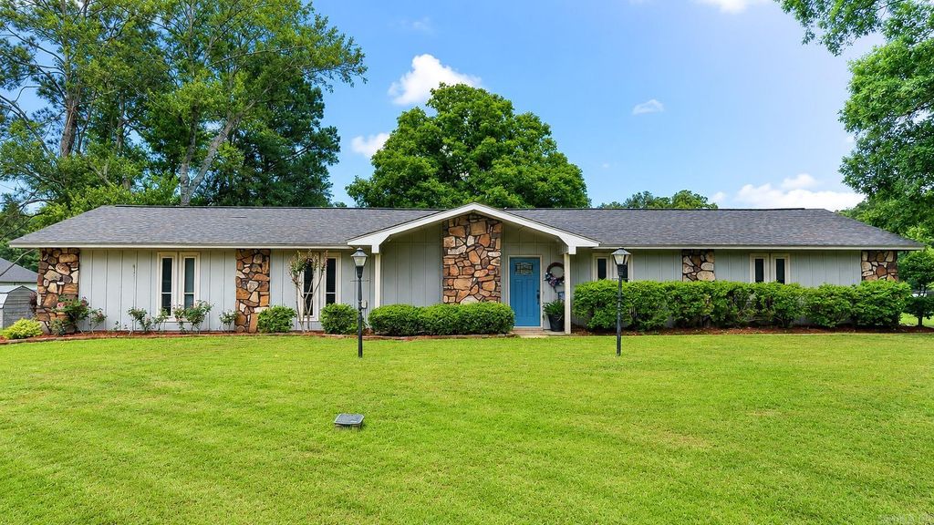 2221 Meadowpond Trail, White Hall, AR 71602