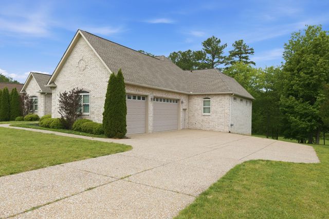 528 Country Club Drive, Dickson, TN 37055