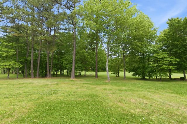 528 Country Club Drive, Dickson, TN 37055