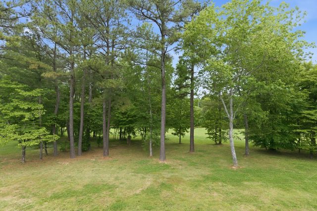 528 Country Club Drive, Dickson, TN 37055