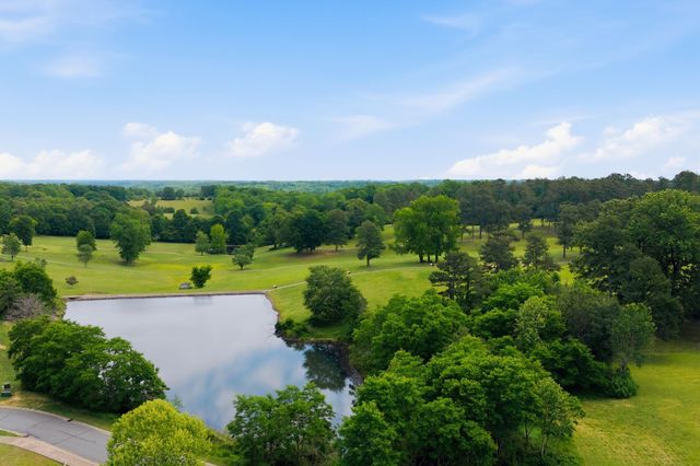 528 Country Club Drive, Dickson, TN 37055