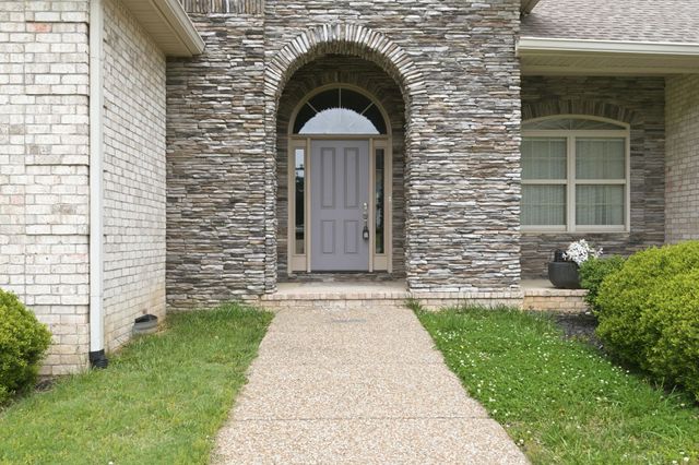 528 Country Club Drive, Dickson, TN 37055